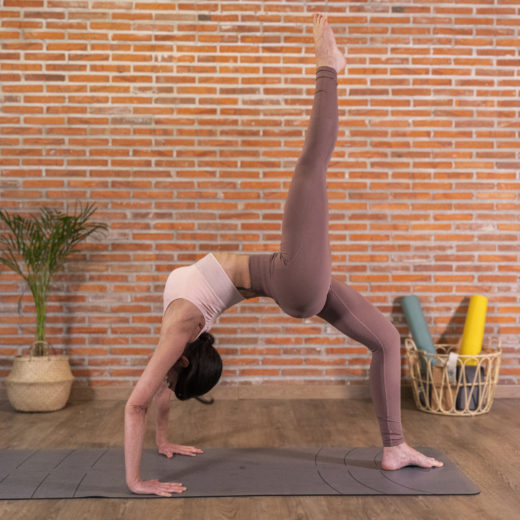 Decathlon y Kimjaly lanzan una edición limitada de yoga con Almudena Yoga Life