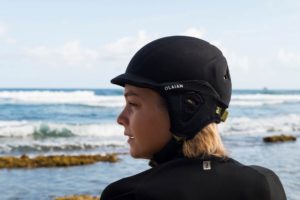 Decathlon desarrolla el innovador casco de surf Olaian para proteger a los surfistas y evitar lesiones