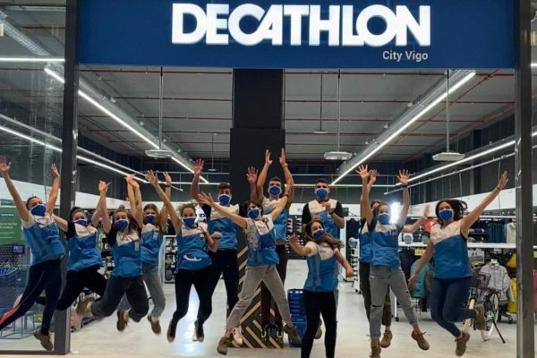 Decathlon abre las puertas de su tienda City de Vigo en el centro comercial Vialia