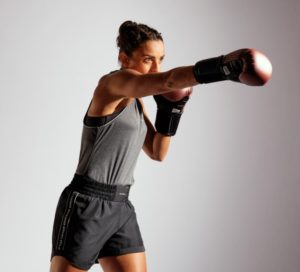 Decathlon te da las pautas y el material necesario para practicar fitboxing en cualquier lugar