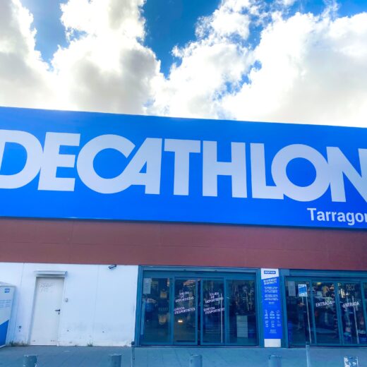 Decathlon Tarragona celebra su 25º aniversario con los deportistas de la zona