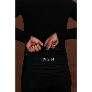 Maillot Rain de manga larga de Vestta: la chaqueta impermeable ciclista para los días de lluvia