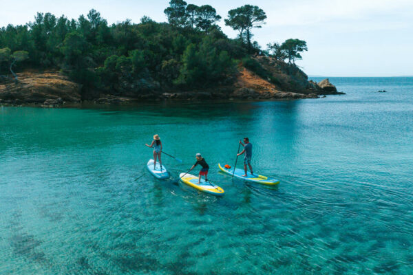 Decathlon lanza en exclusiva su servicio de alquiler a pie de playa en Mallorca