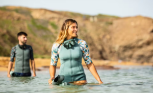 YULEX100: El primer traje de deportes acuáticos de Decathlon fabricado con caucho 100% natural 2