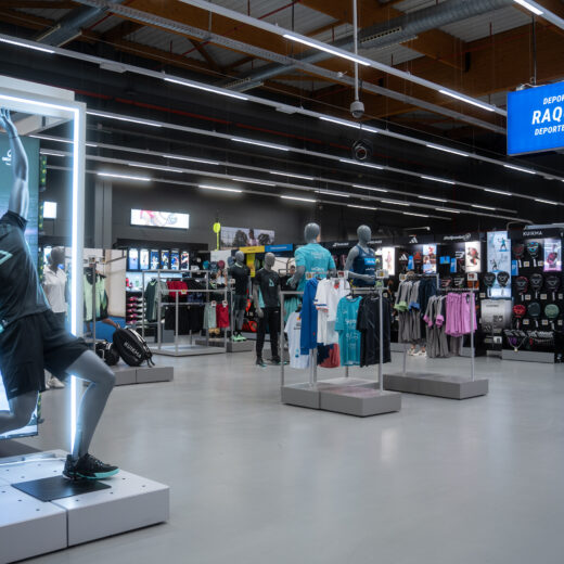 Decathlon inaugura su primera Pro shop con la mayor oferta de pádel en Majadahonda 1