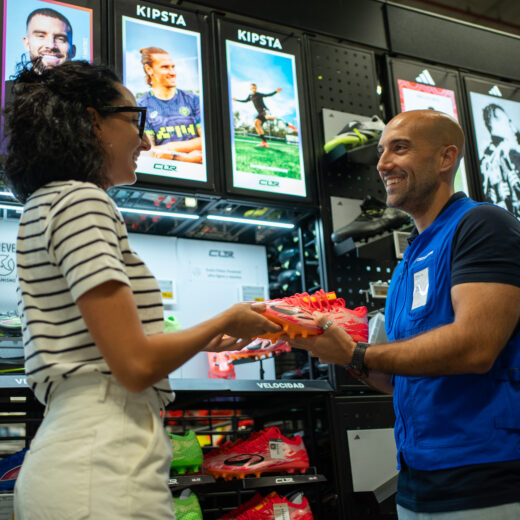 Decathlon refuerza su estrategia de especialización con la apertura de 18 nuevas Pro Shops de fútbol en toda España