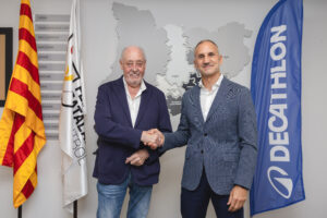 Decathlon y la Federació Catalana de Futbol firman un acuerdo de colaboración