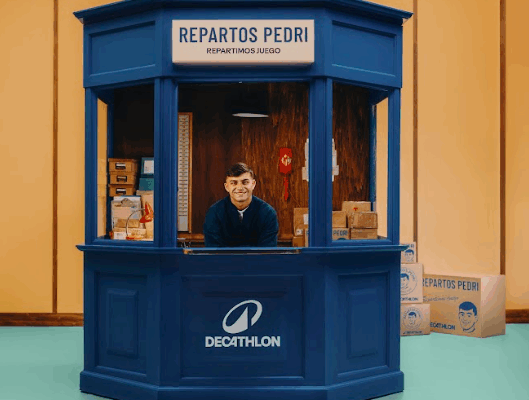 Pedri lanza su propia empresa de reparto en la última campaña de “vuelta al deporte” de Decathlon 1
