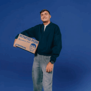 Pedri lanza su propia empresa de reparto en la última campaña de “vuelta al deporte” de Decathlon 7