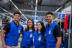Decathlon refuerza su equipo de cara a la campaña navideña con más de 400 vacantes 2