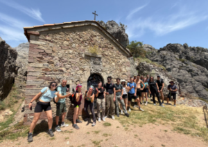 Decathlon reúne a 8 clientes en una experiencia en la montaña junto a Jesús Calleja para poner a prueba la “Montañoterapia” 2