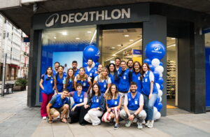 Decathlon amplía su tienda del centro de Vitoria y potencia su oferta de running, natación y nutrición deportiva 2