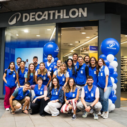 Decathlon amplía su tienda del centro de Vitoria y potencia su oferta de running, natación y nutrición deportiva 2