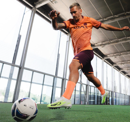 Las botas más icónicas de Decathlon estrenan colores para acompañar a cada forma de jugar