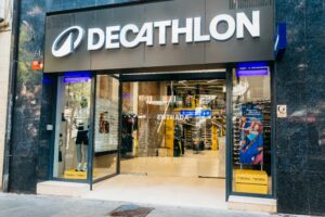 Decathlon aterriza en el barrio de Sants y suma su 20º tienda en la provincia de Barcelona 3