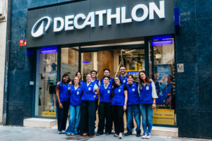 Decathlon aterriza en el barrio de Sants y suma su 20º tienda en la provincia de Barcelona
